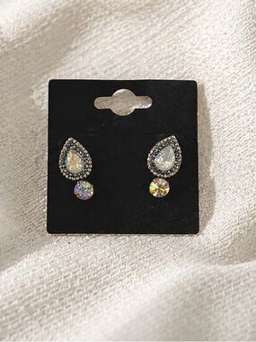 Teardrop Aurora Crystal Stud Earrings - Iridescent - 2 pairs of earrings